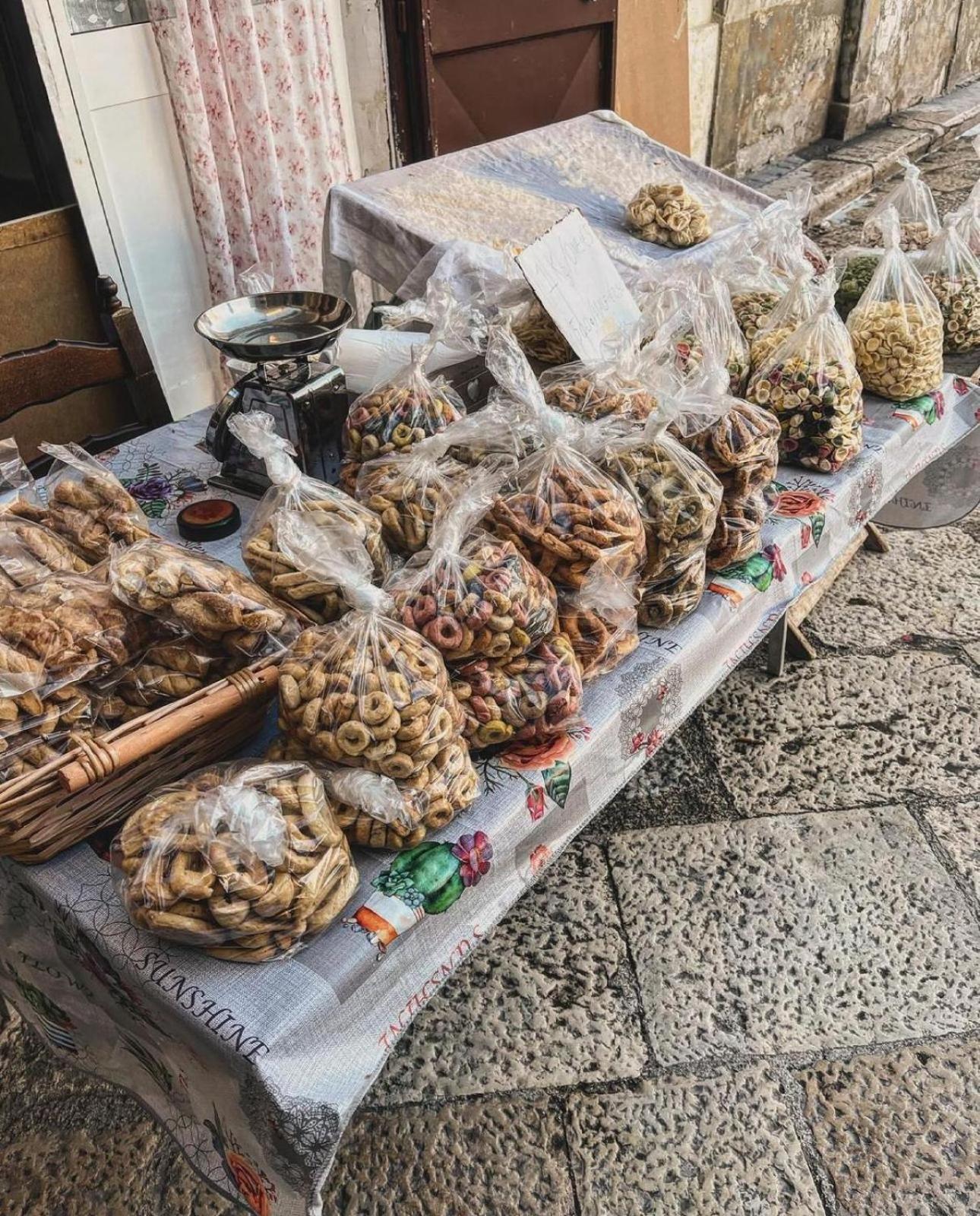 Cantovi Bari Exterior foto